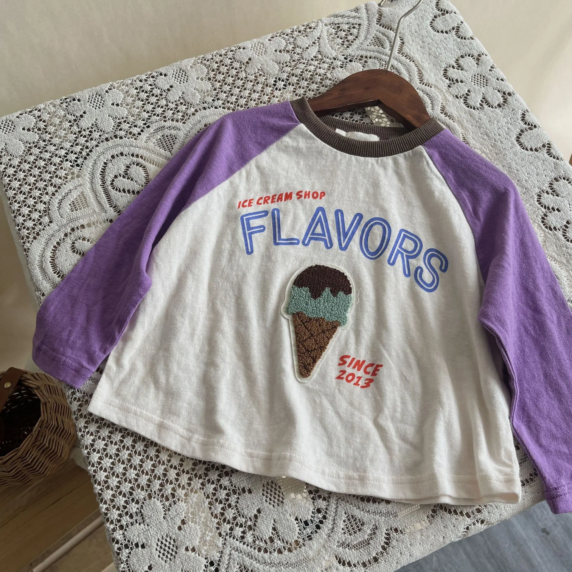 【80-150】モコモコ刺しゅう柄長袖Ｔシャツ