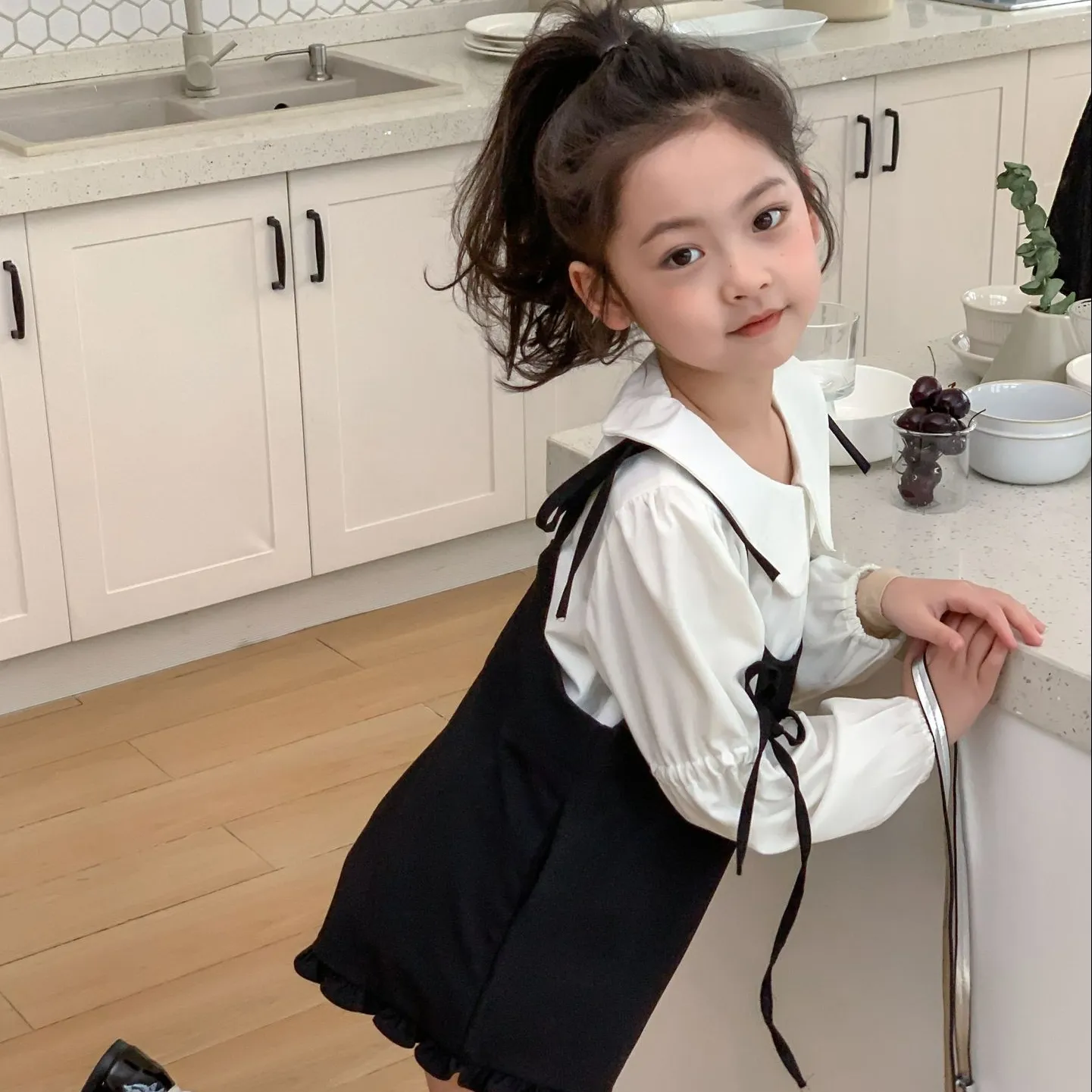 単品注文【90-150cm】エレガント 子供服 スーツ 春秋 女の子 レース シャツ オーバーオール 無地 折り襟 韓国系 キュート ストラップ/シャツ