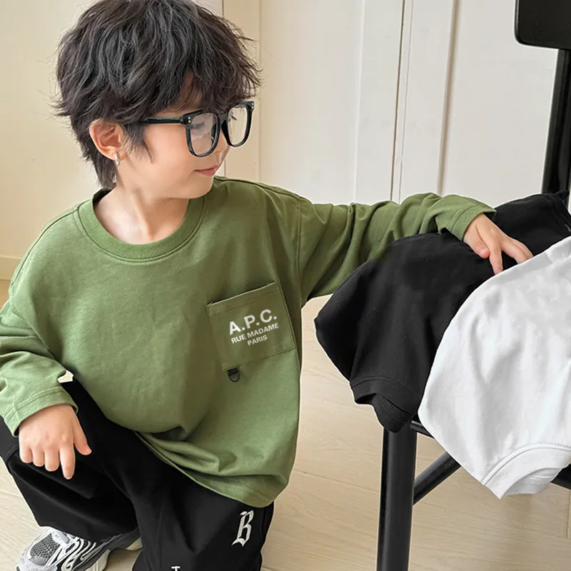 【110-160cm】トレンド感あふれる ポケット付き ラウンドネック アルファベット 着心地良い 長袖 Tシャツ