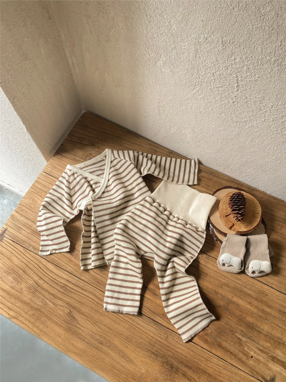【66-90cm】二点セット 人気商品  肌触りがソフト 柔らかい シンプル ベビートップス＋ボトムス＝セットアップ