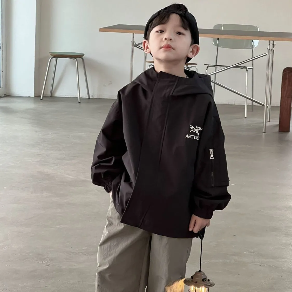 【90-140cm】高品質 今季も大流行 超人気商品 トレンド カッコイイ 男の子 アウター