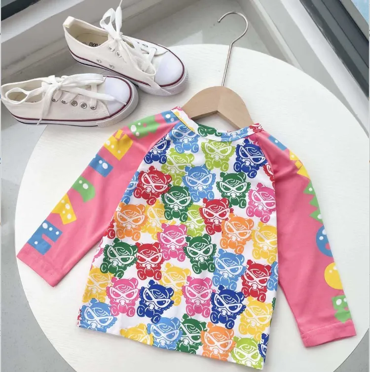 【90-130cm】存在感アップ 大注目 カラフル カートゥーン プリント 女の子 長袖 Ｔシャツ