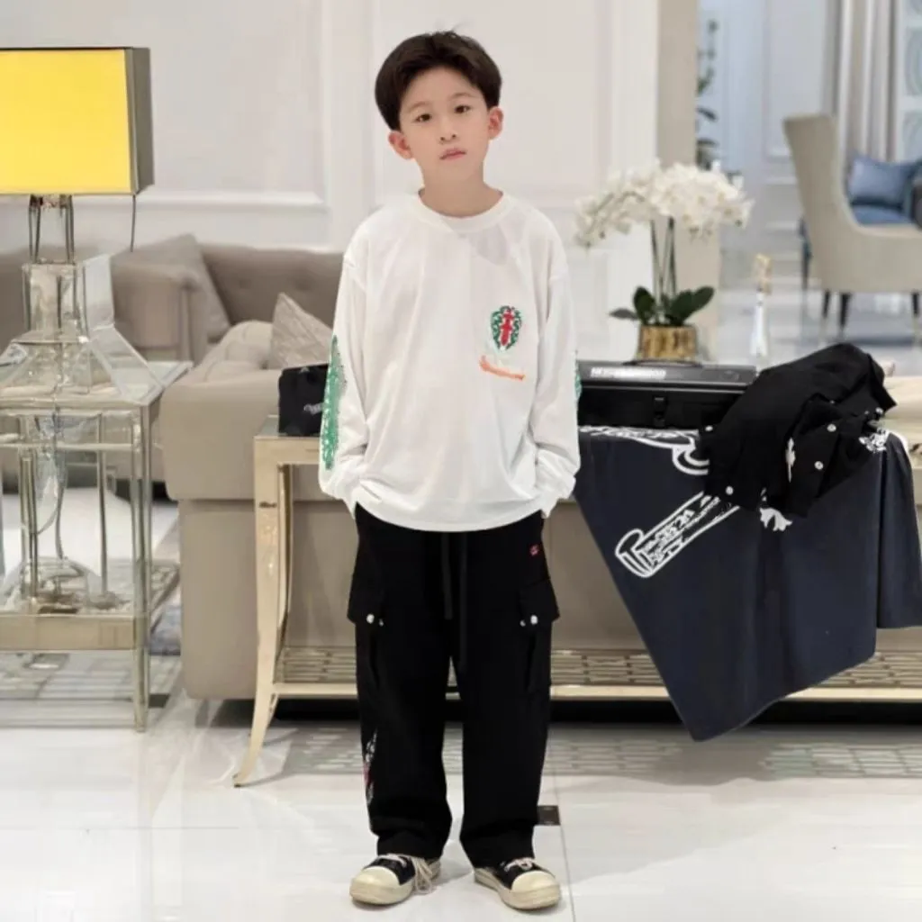 【90-160cm】絶対後悔しない‼今季も大流行 合わせやすい カジュアル トレンド カッコイイ 男の子 長袖 Ｔシャツ