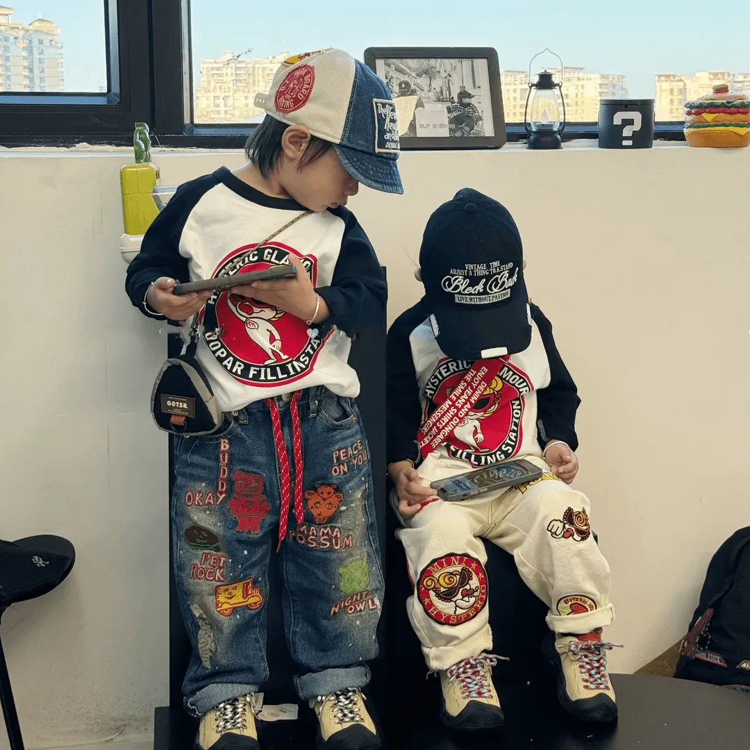【90-160cm】絶対見逃さないで カラフル カジュアル ファッション 男の子 女の子 長袖 Ｔシャツ