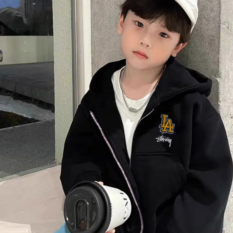 【90-160cm】人気上昇中 カッコイイ トレンド 着やすい 男の子 フード付き アウター