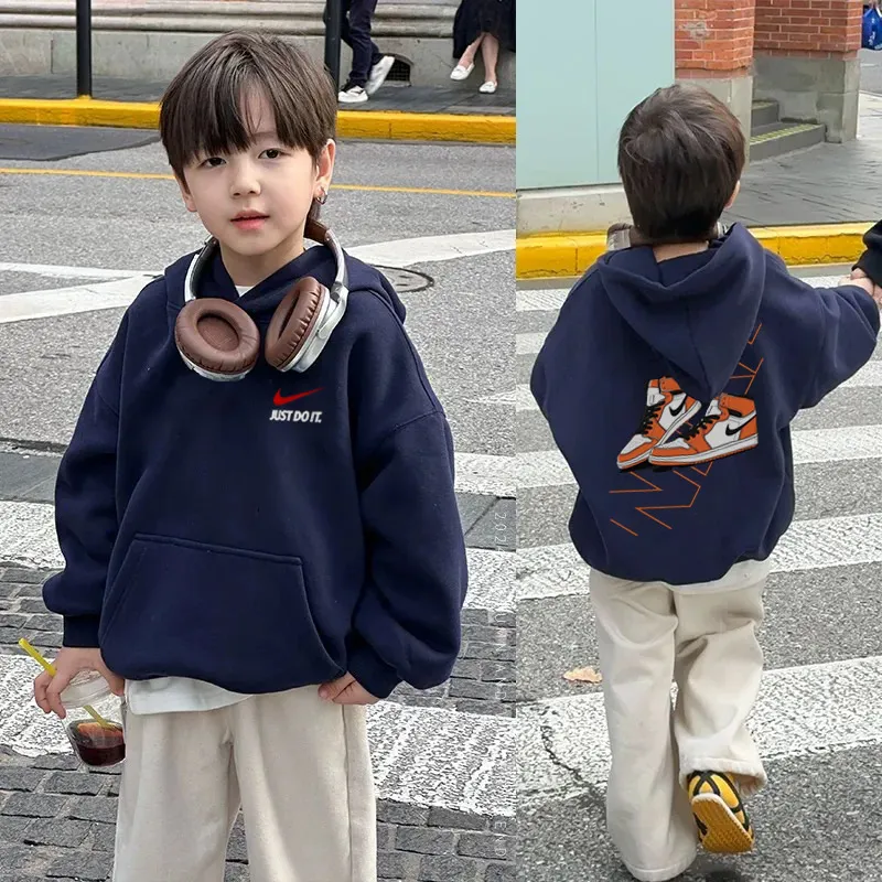 【90-160cm】存在感抜群 プリント 快適 合わせやすい  男の子 フード付き パーカー