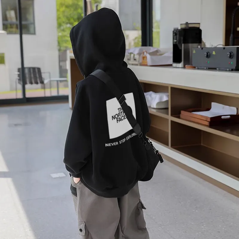 【90-160cm】話題沸騰中 カジュアル 合わせやすい カッコイイ  男の子 フード付き アウター