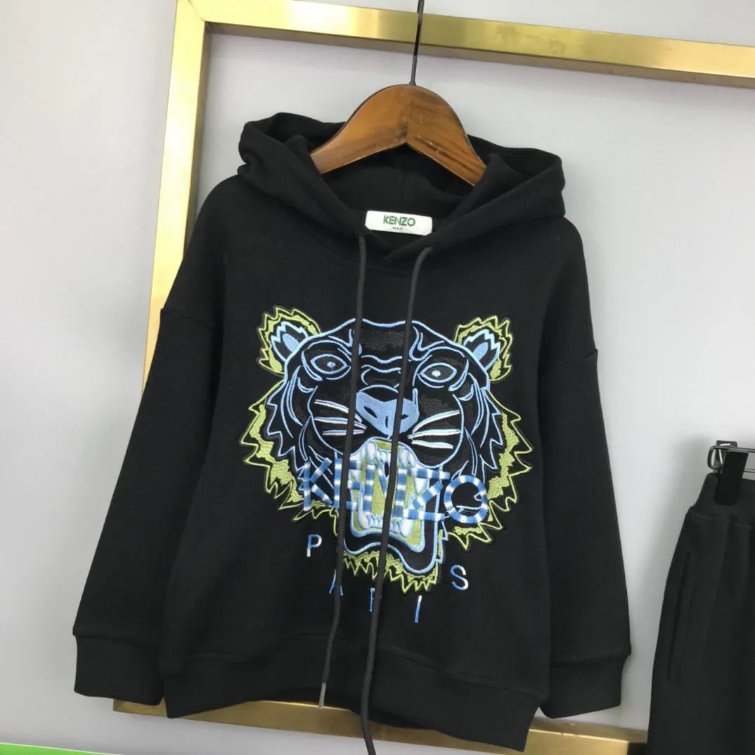 【100-160cm】二点セット ファッション 人気商品 カジュアル パーカー＋パンツ セットアップ