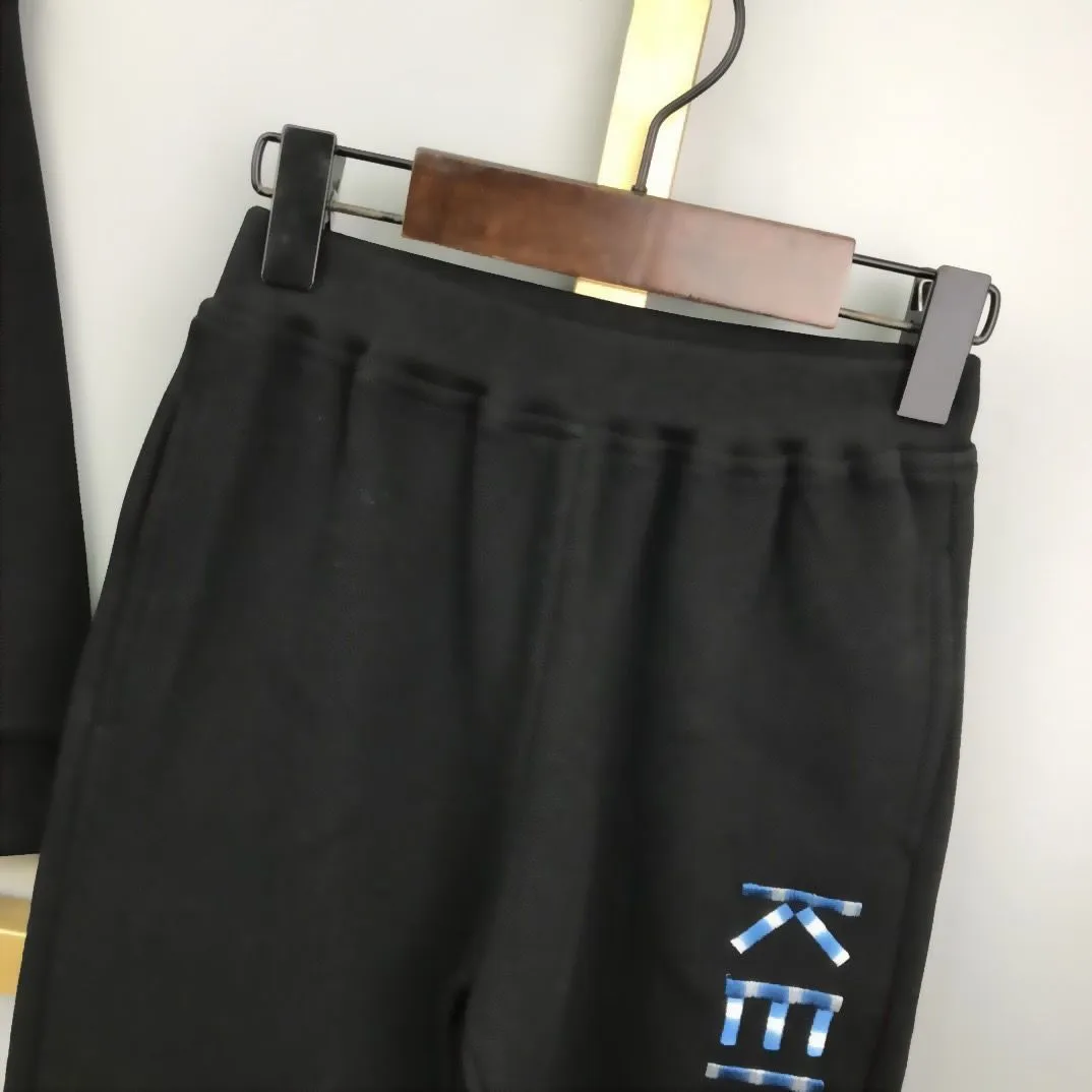【100-160cm】二点セット ファッション 人気商品 カジュアル パーカー＋パンツ セットアップ