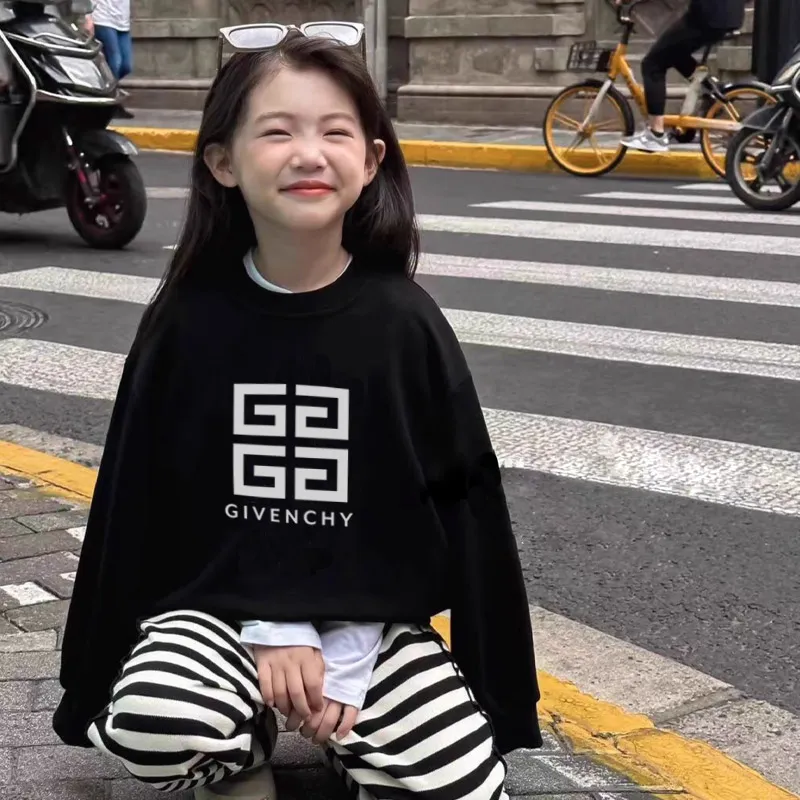 【90-160cm】絶対後悔しない シンプル 合わせやすい 定番 着やすい 女の子 トレーナー