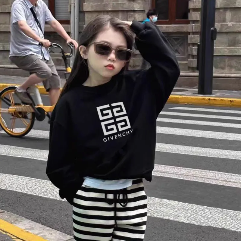 【90-160cm】絶対後悔しない シンプル 合わせやすい 定番 着やすい 女の子 トレーナー