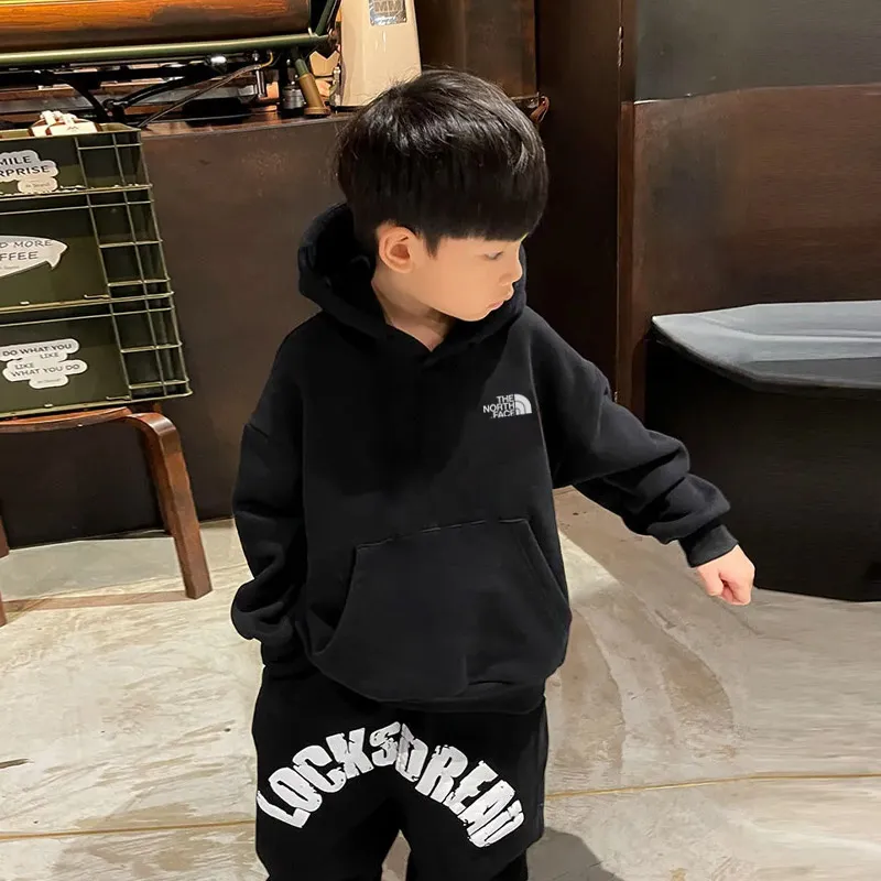 【90-160cm】リラックス感ある 合わせやすい カッコイイ プリント 男の子 フード付き パーカー
