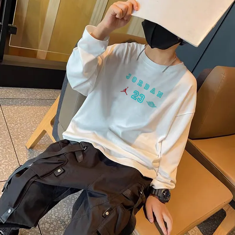 【90-160cm】絶対見逃さないで 合わせやすい アルファベット 数学柄 男の子 長袖 Ｔシャツ