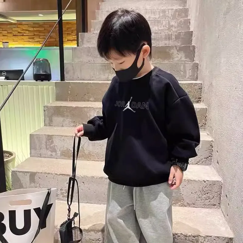 【90-160cm】着回し力抜群 爆売れ中 カジュアル カッコイイ 合わせやすい 男の子 トレーナー