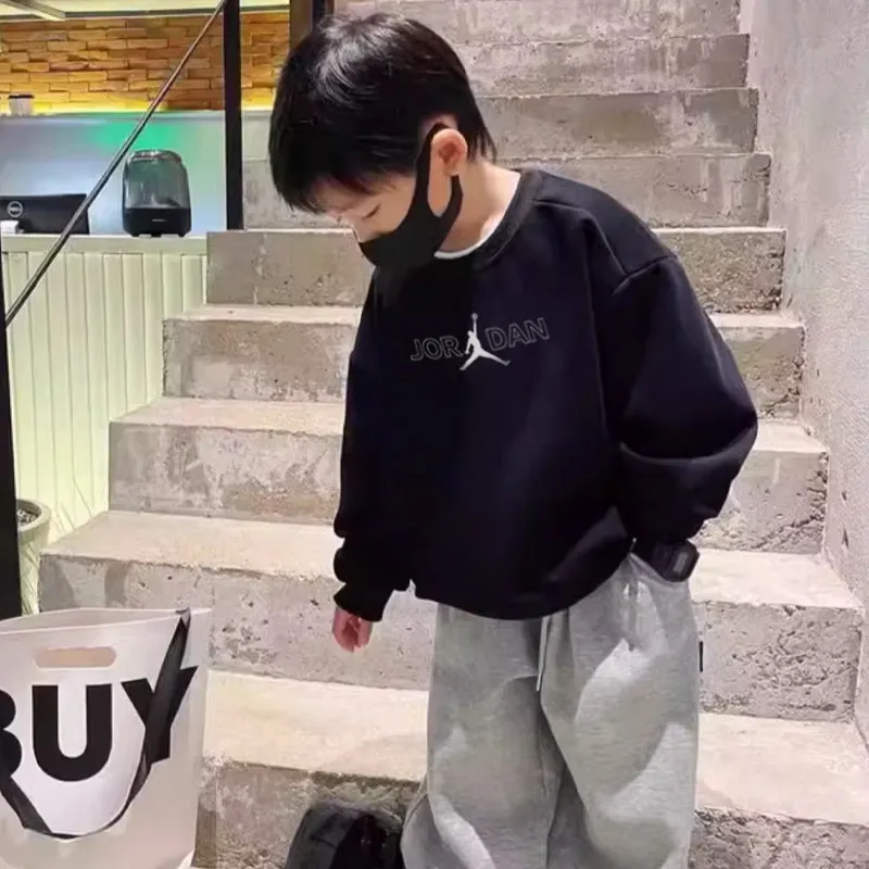 【90-160cm】着回し力抜群 爆売れ中 カジュアル カッコイイ 合わせやすい 男の子 トレーナー