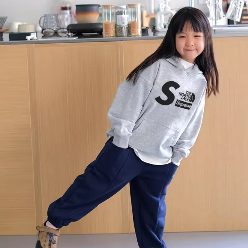 【90-160cm】着回し最強 大注目 快適 アルファベット 男女限らず フード付き パーカー