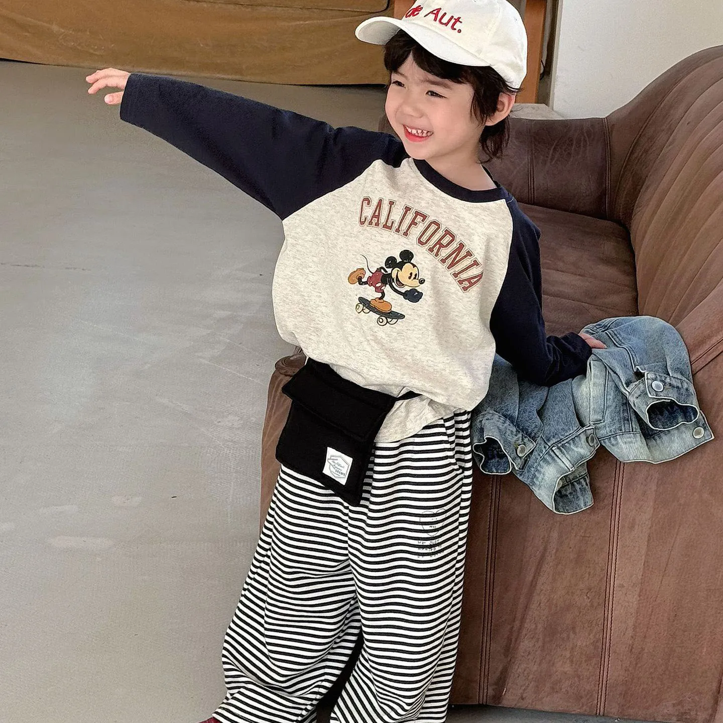 【80-130cm】大注目 ルーズ 合わせやすい 人気 男の子 肌に優しい 定番 トレンド 長袖 Tシャツ