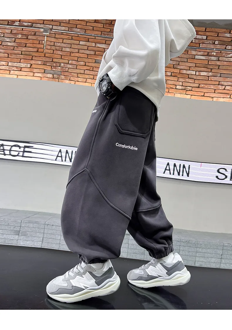 【120-170cm】人気 合わせやすい  シンプル ゆったり 履きやすい  男の子 長ズボン