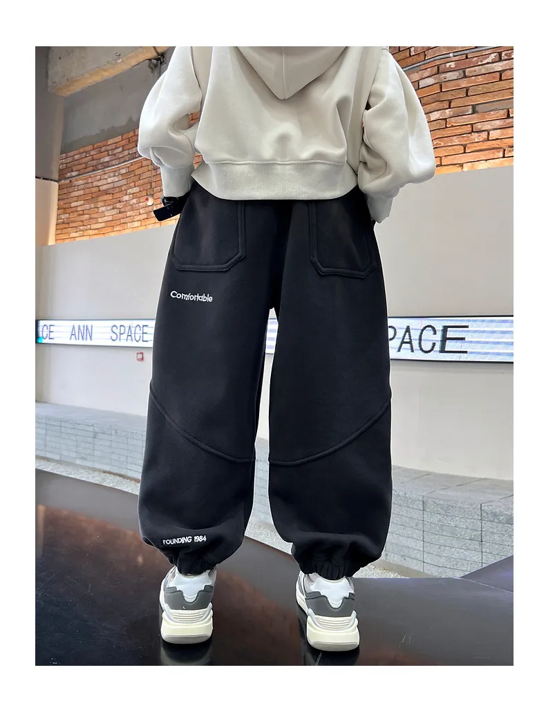 【120-170cm】人気 合わせやすい  シンプル ゆったり 履きやすい  男の子 長ズボン