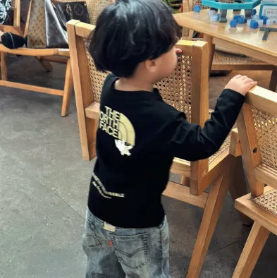 【90-160cm】コンフォート感抜群 大人気 スタイリッシュ 男の子 長袖 Ｔシャツ