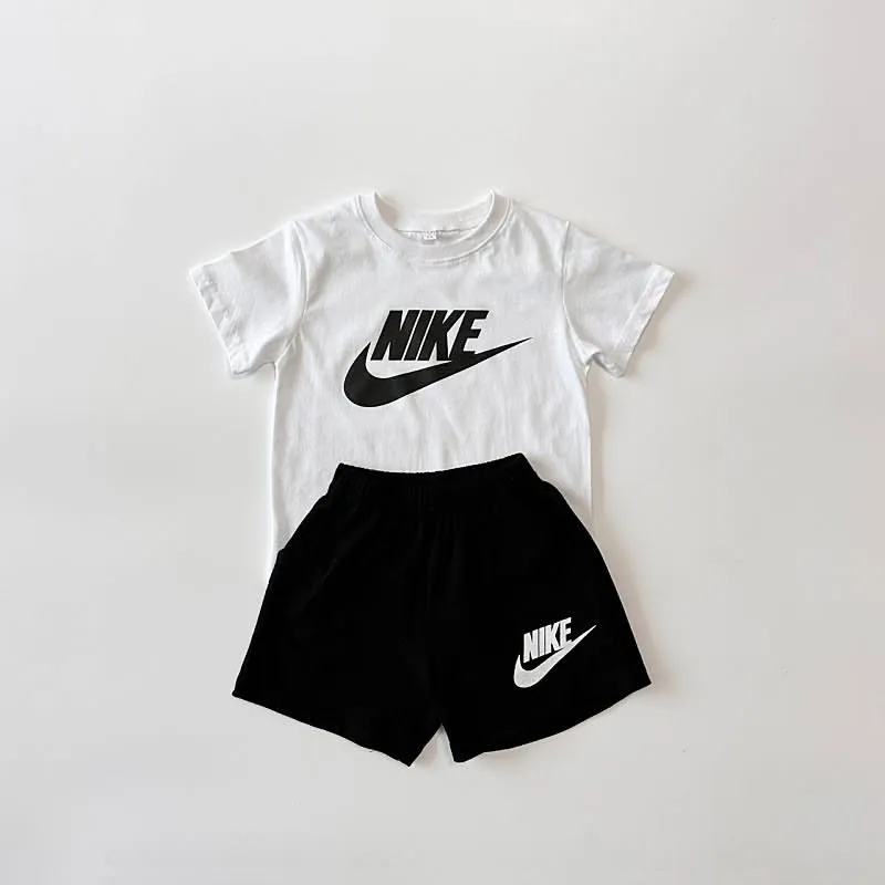 【80-130cm】二点セット 大人気 スポーツ 快適 ゆったり 半袖 Ｔシャツ+ショートパンツ セットアップ
