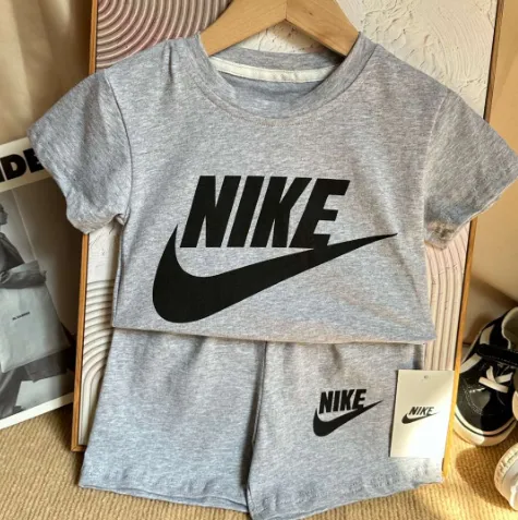 【90-160cm】二点セット よく売れる 大活躍 シンプル 快適 半袖 Ｔシャツ+ショートパンツ セットアップ