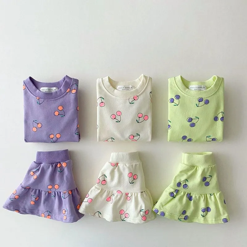 【80-120cm】二点セット 絶対欲しい キュート 清新  チェリー柄 半袖Ｔシャツ＋スカート セットアップ