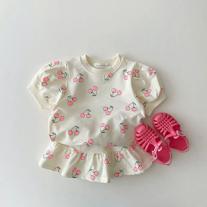 【80-120cm】二点セット 絶対欲しい キュート 清新  チェリー柄 半袖Ｔシャツ＋スカート セットアップ