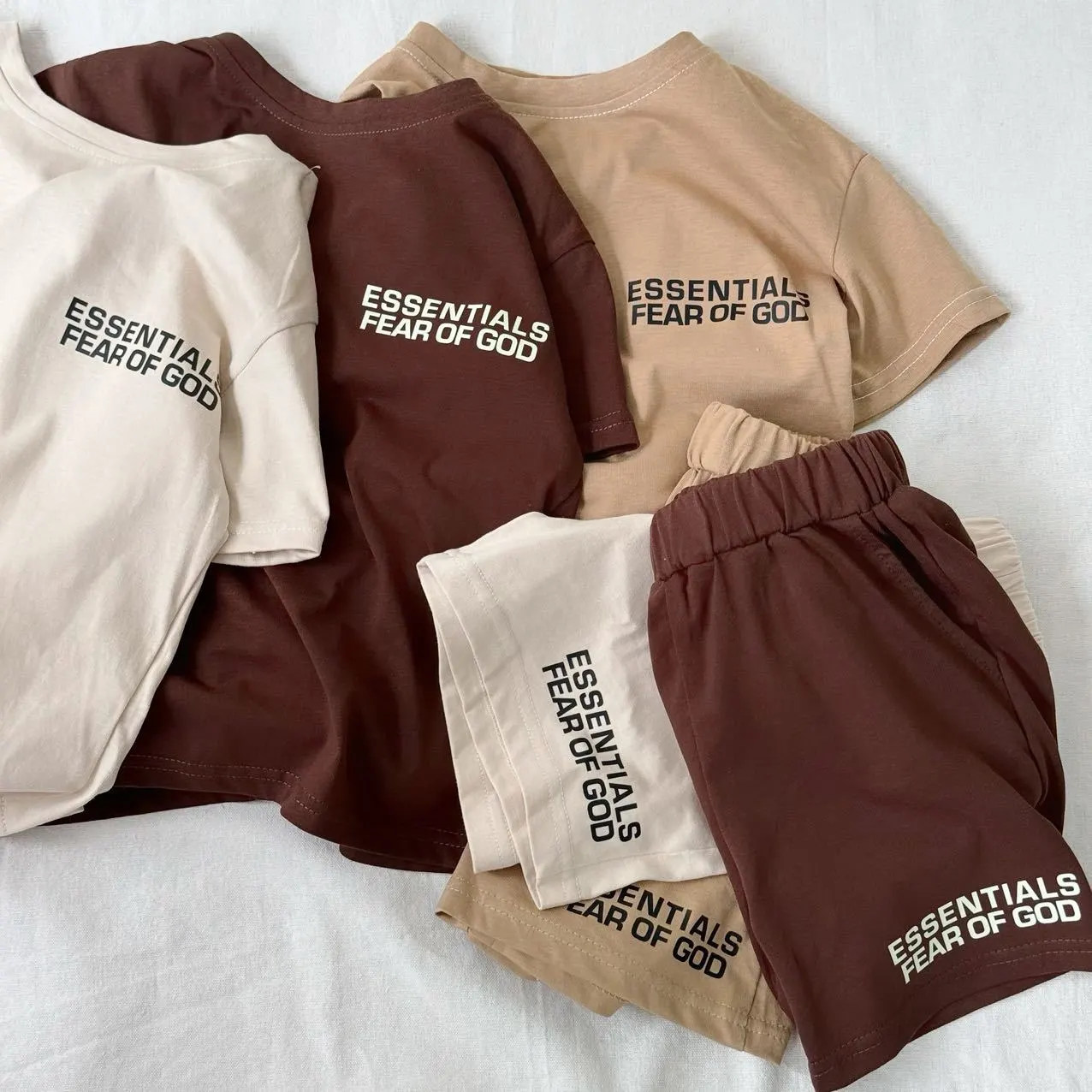 【90-140cm】二点セット リラックス感ある 大人気 カジュアル 半袖 Ｔシャツ＋ショートパンツ セットアップ