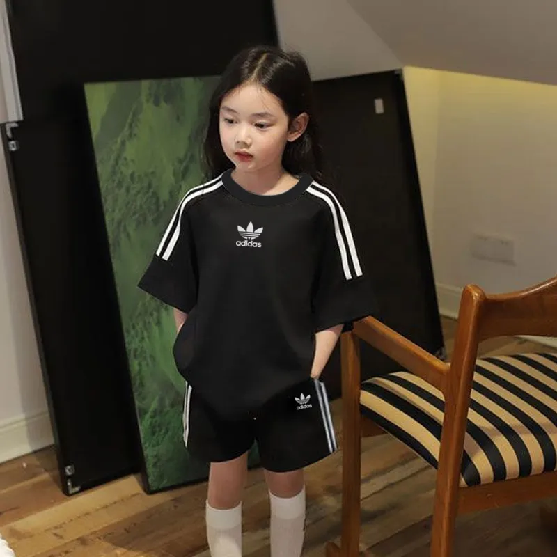 【90-160cm】二点セット 単品注文可 定番 シンプル 女の子 着心地良い Tシャツ＋ショートパンツ