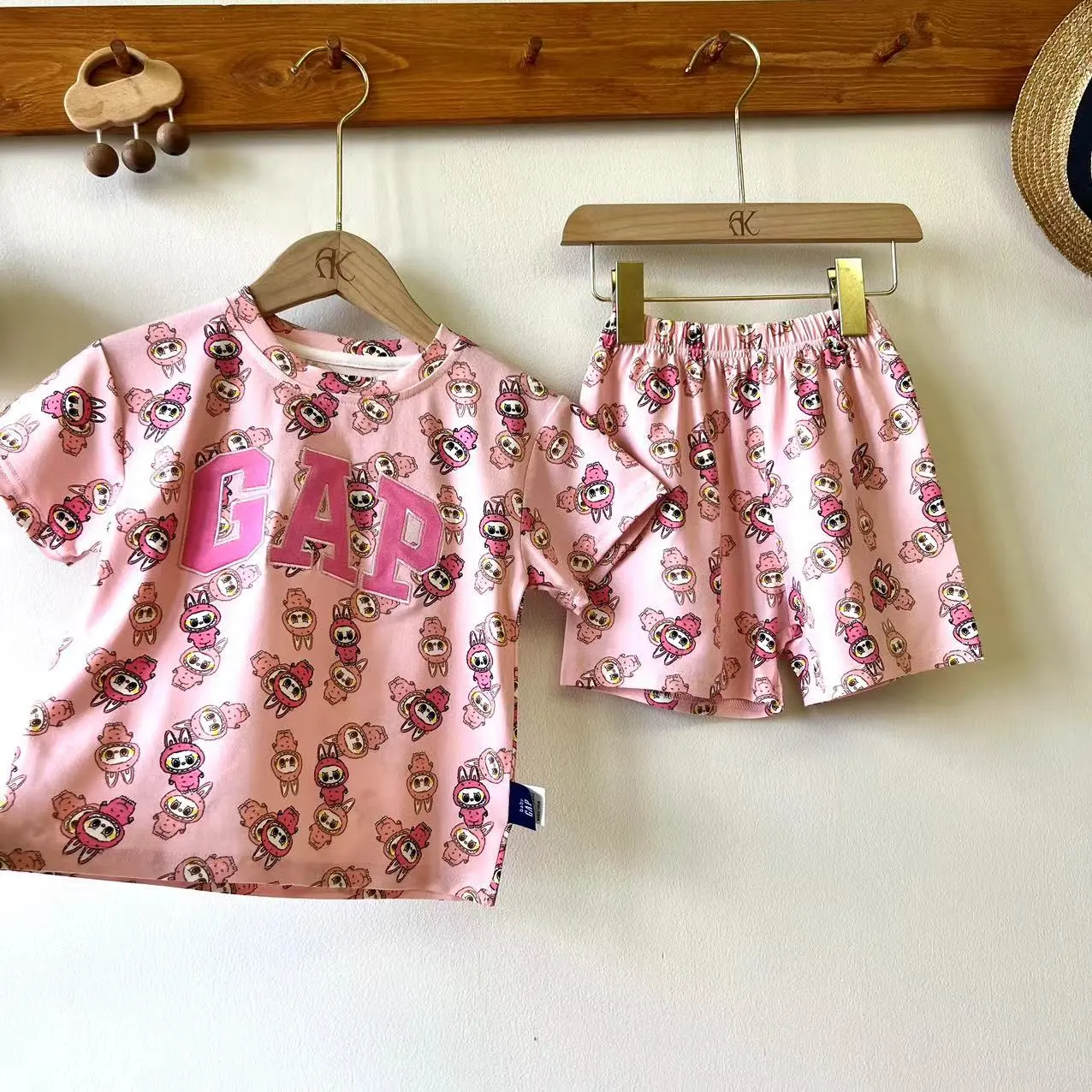 【80-130cm】二点セット 元気いっぱい プリント 可愛い 快適 半袖Ｔシャツ＋ショートパンツ セット