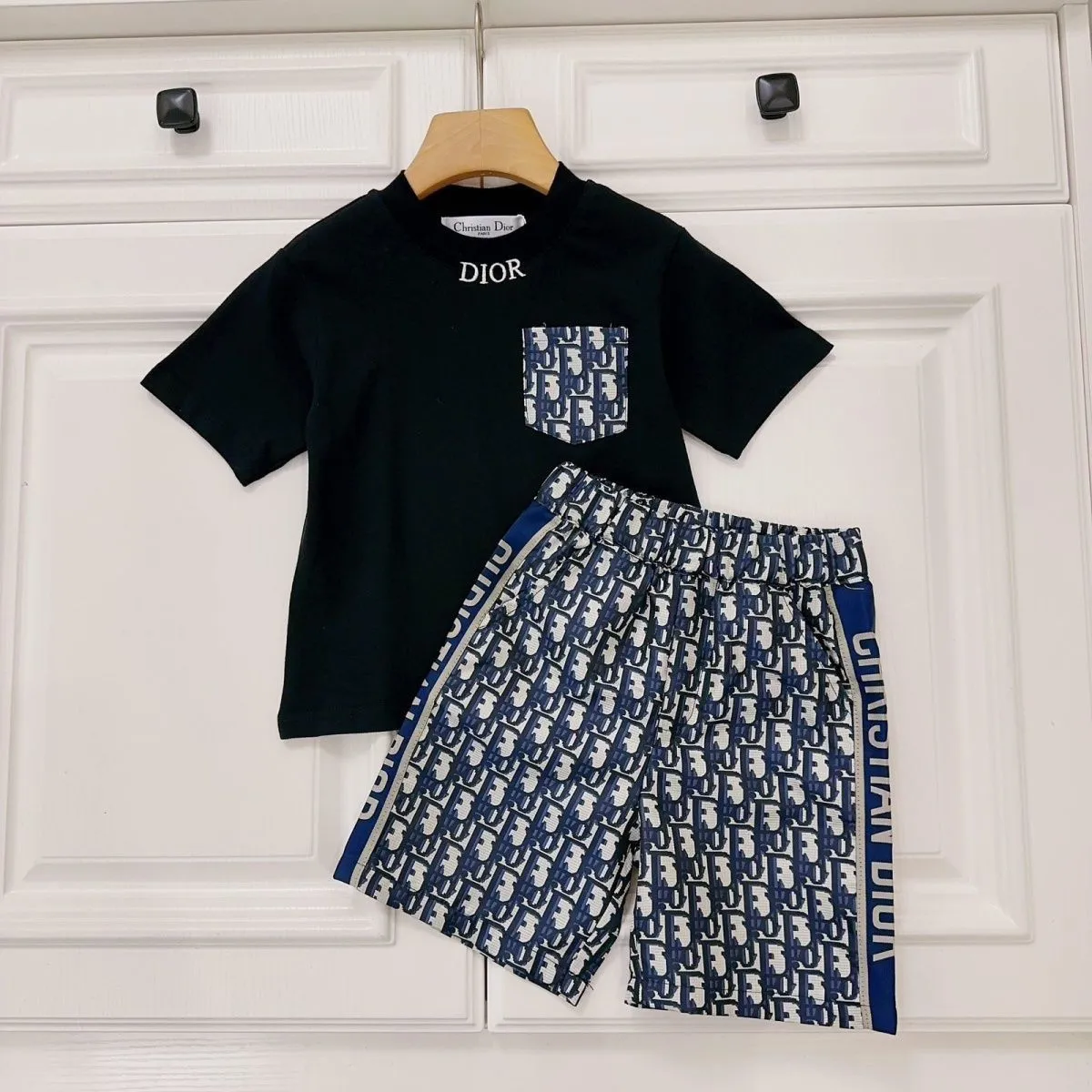 【90-160cm】二点セット 絶対欲しい スタイリッシュ  カジュアル 快適 半袖 Ｔシャツ＋ショートパンツ セット
