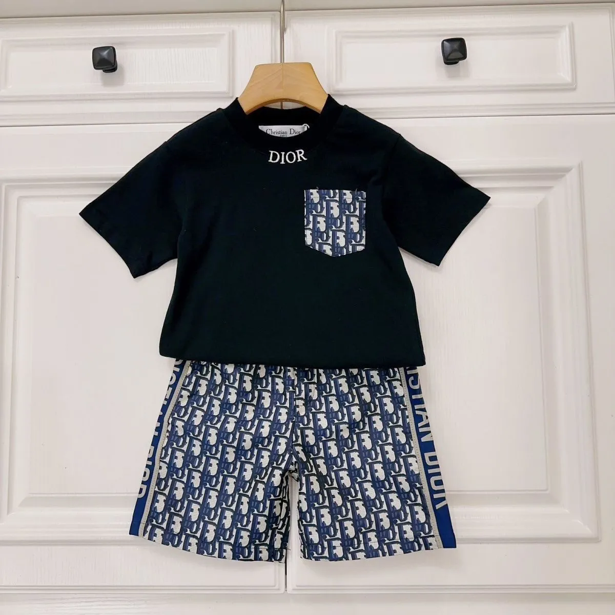 【90-160cm】二点セット 絶対欲しい スタイリッシュ  カジュアル 快適 半袖 Ｔシャツ＋ショートパンツ セット
