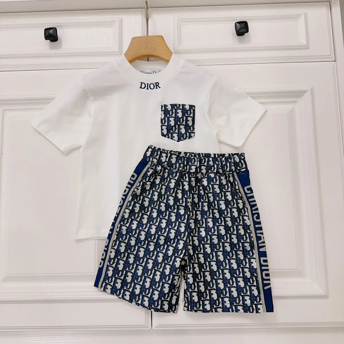 【90-160cm】二点セット 絶対欲しい スタイリッシュ  カジュアル 快適 半袖 Ｔシャツ＋ショートパンツ セット