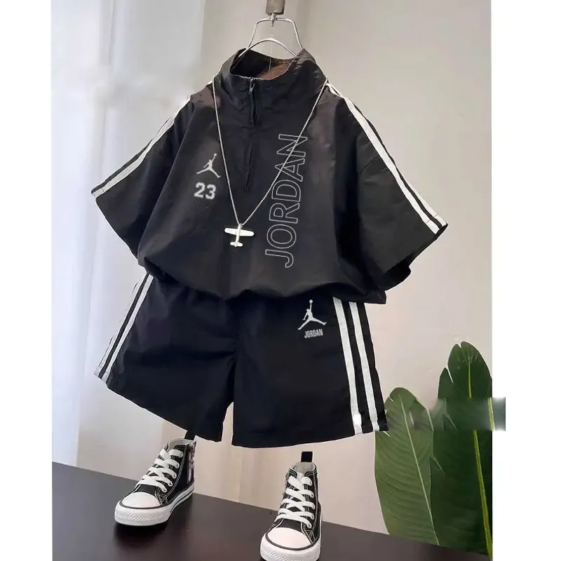 【100-150cm】二点セット 着回し力抜群 カジュアル 快適 男の子 トップス＋ショートパンツ セットアップ