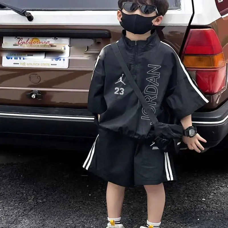【100-150cm】二点セット 着回し力抜群 カジュアル 快適 男の子 トップス＋ショートパンツ セットアップ