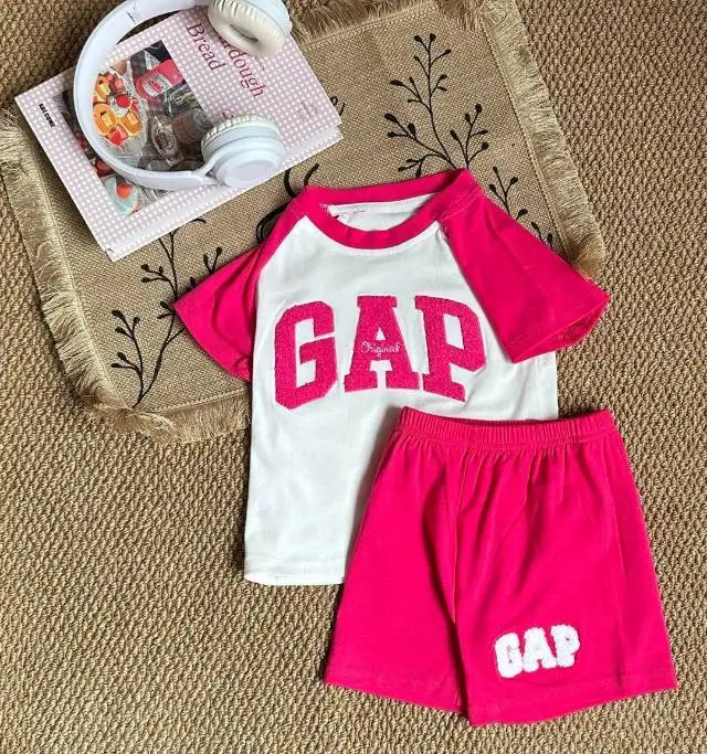 【80-130cm】二点セット 大人気 カジュアル 可愛い 快適 半袖Ｔシャツ＋ショートパンツ セット