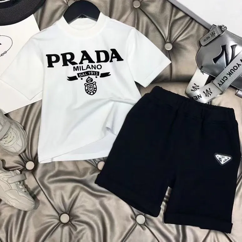 【90-160cm】二点セット 絶対欲しい 大注目 アルファベット 快適 半袖Ｔシャツ＋ショートパンツ セットアップ