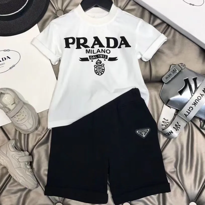 【90-160cm】二点セット 絶対欲しい 大注目 アルファベット 快適 半袖Ｔシャツ＋ショートパンツ セットアップ