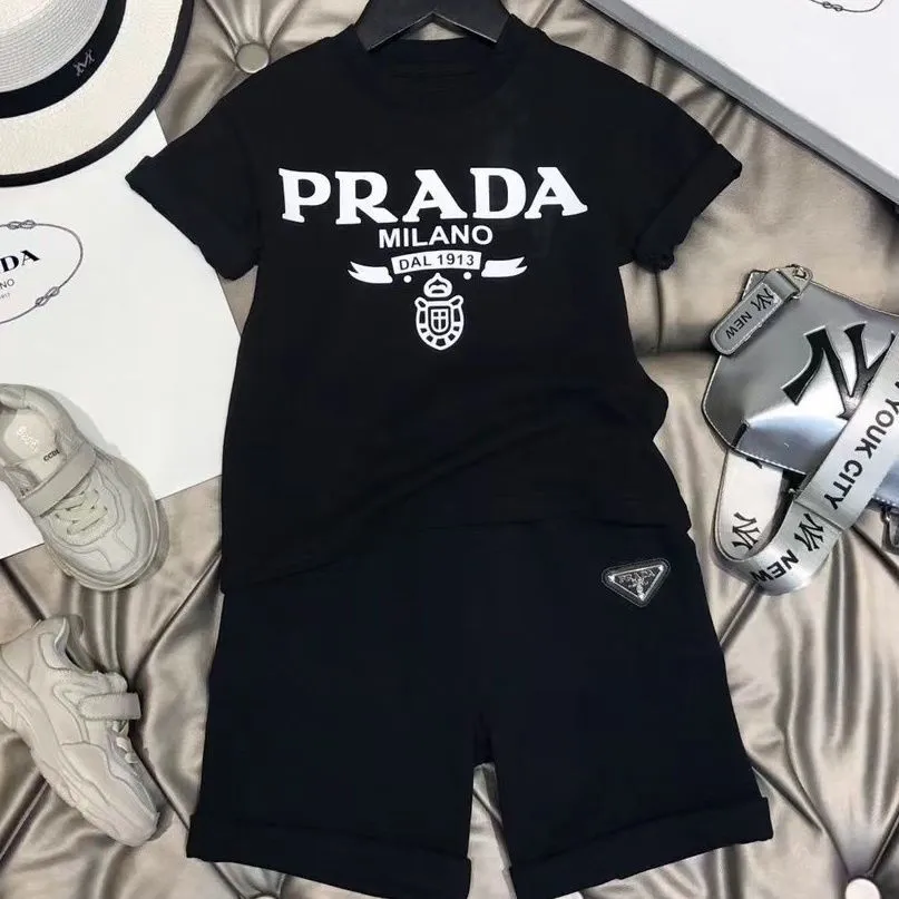 【90-160cm】二点セット 絶対欲しい 大注目 アルファベット 快適 半袖Ｔシャツ＋ショートパンツ セットアップ