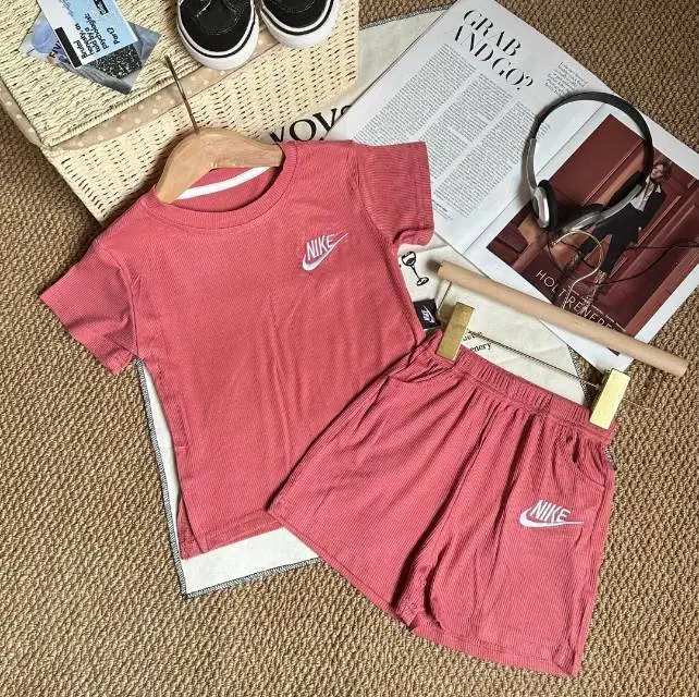 【80-130cm】二点セット 人気爆発中 爆売れ中 軽やかな着心地 無地 Ｔシャツ＋ショートパンツ セット