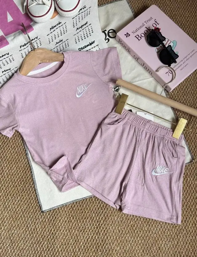 【80-130cm】二点セット 人気爆発中 爆売れ中 軽やかな着心地 無地 Ｔシャツ＋ショートパンツ セット
