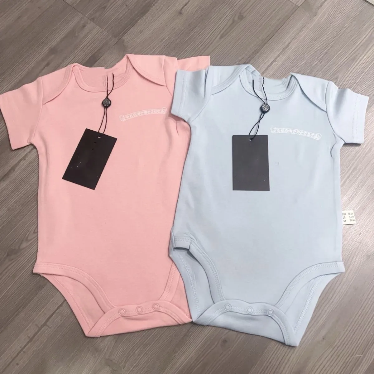 【3M-24M】今季も大注目 やわらかな素材  快適  トレンド  ベビー 半袖 ロンパース