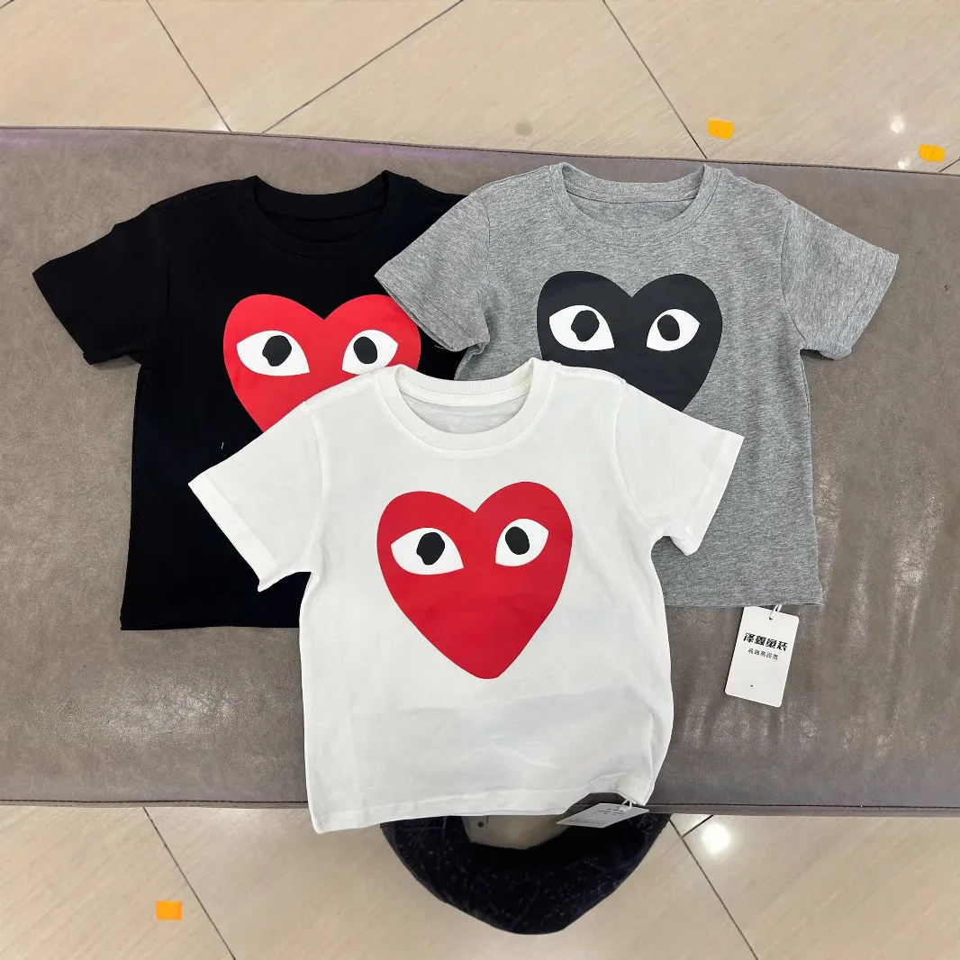 【90-160cm】存在感アップ  大注目 カジュアル ハート柄 男女限らず 半袖 Ｔシャツ