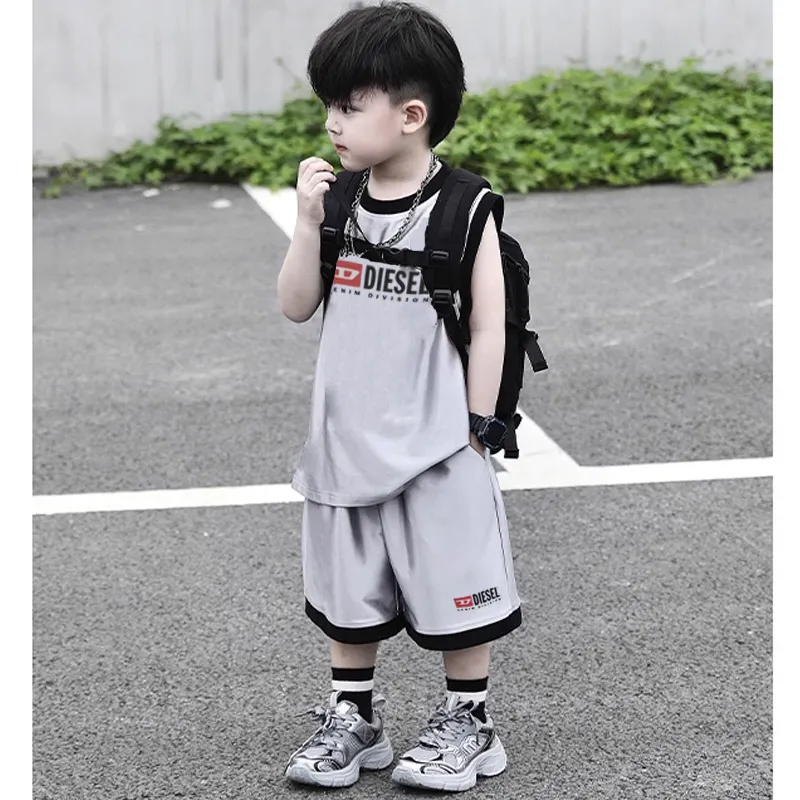 【100-150cm】二点セット 絶対欲しい 目立つ 個性的 男の子 タンクトップ＋ショートパンツ セットアップ