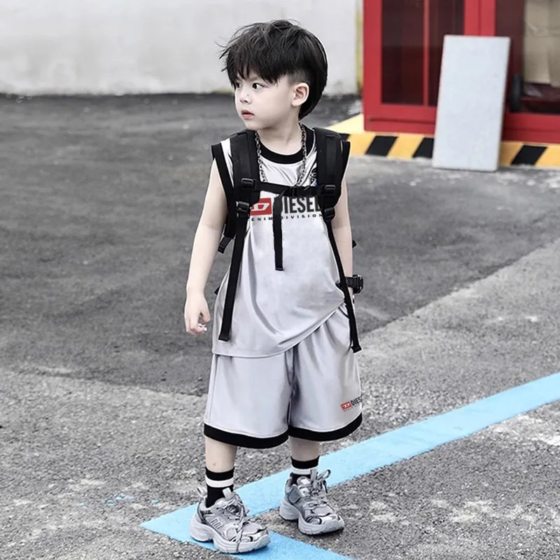 【100-150cm】二点セット 絶対欲しい 目立つ 個性的 男の子 タンクトップ＋ショートパンツ セットアップ