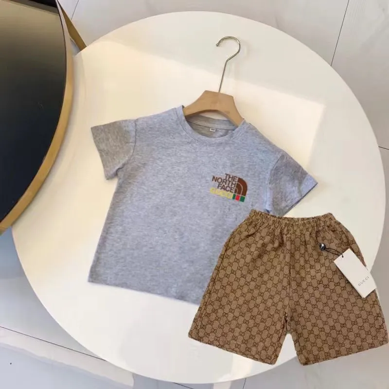 【90-160cm】二点セット 売り切れ必至 多色展開 快適 着やすい 半袖Ｔシャツ＋ショートパンツ セット