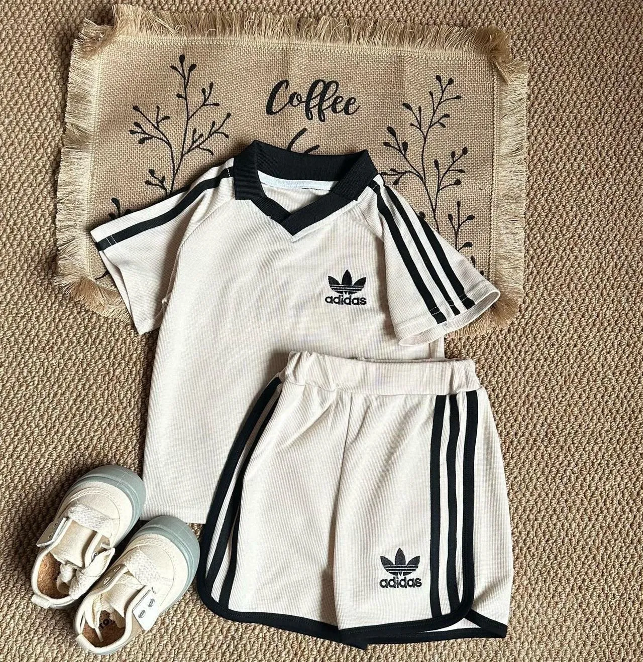 【80-130cm】二点セット 絶対欲しい 多色展開 POLOネック 半袖Ｔシャツ＋ショートパンツ セットアップ