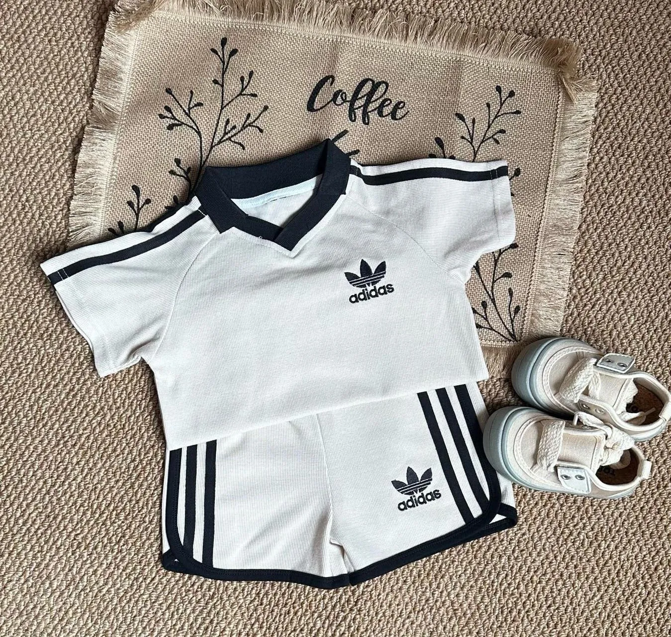 【80-130cm】二点セット 絶対欲しい 多色展開 POLOネック 半袖Ｔシャツ＋ショートパンツ セットアップ