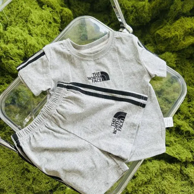 【80-130cm】二点セット 絶対欲しい 刺繍 シンプル カジュアル 半袖Ｔシャツ＋ショートパンツ セットアップ